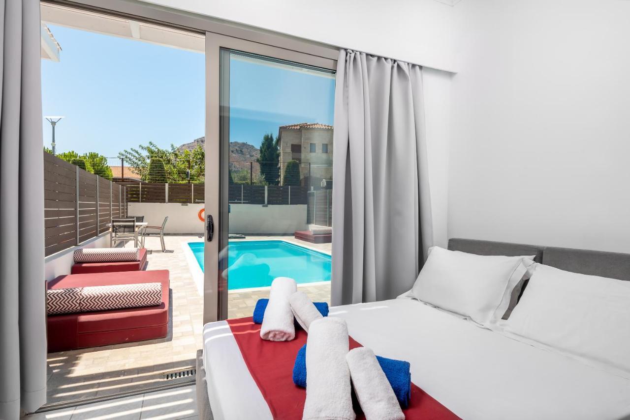 Delfinia Hotel